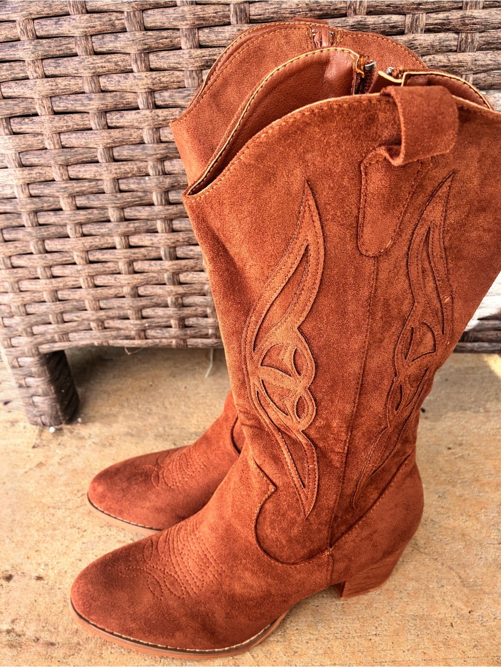Women's Suede Western Heeled Boots in Chestnut